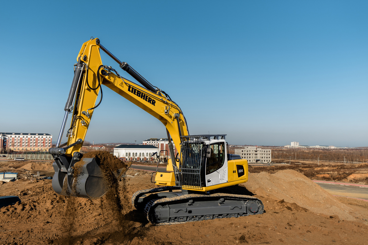 Liebherr R 924 Litronic